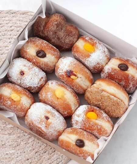 Box of 12 Mixed Classic Flavours