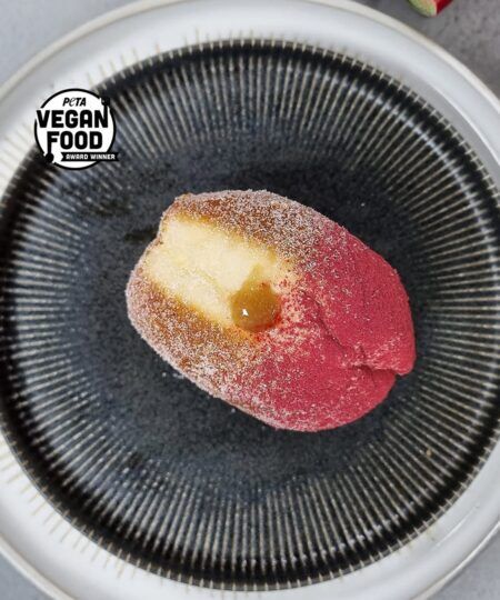 Rhubarb & Ginger Jam Doughnut (ve)
